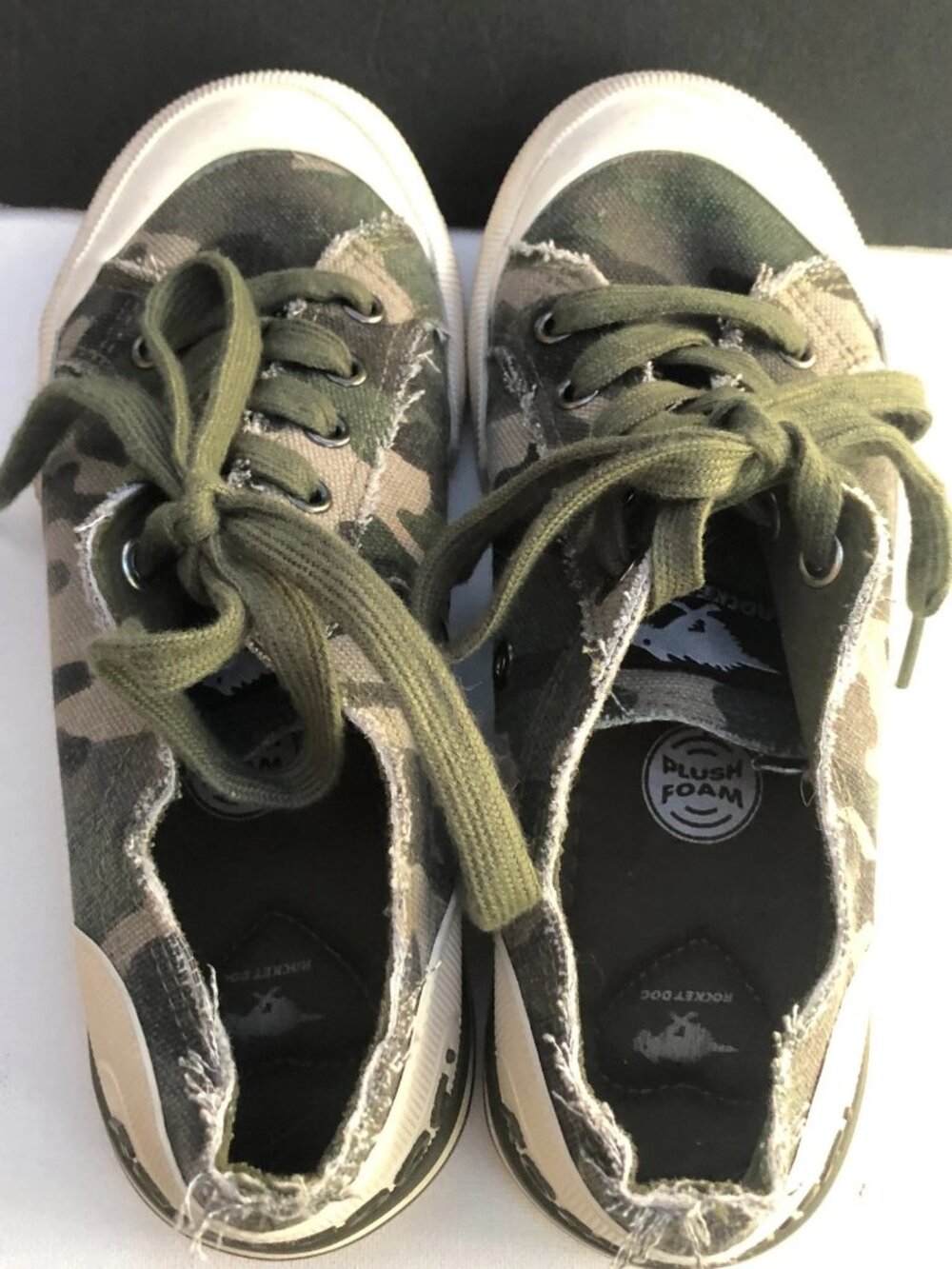 Rocket Dog Women& Sneaker Canvas Lace-up Gray Camo Shoes Sz 6.5 Frayed Edges - Picture 6 of 13